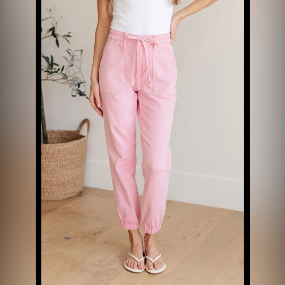 Judy Blue Pink Women's Jogger Jeans. 13/31